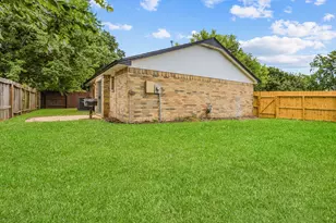 7310 Londres Dr, Houston, TX 77083 - Photo 28