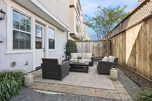 8318 Ginger Oak St, Houston, TX 77055 - Photo 18