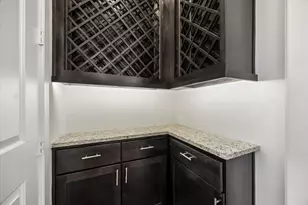 8318 Ginger Oak St, Houston, TX 77055 - Photo 6