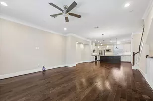 8318 Ginger Oak St, Houston, TX 77055 - Photo 4