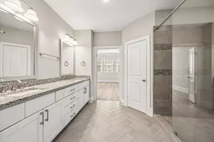 8318 Ginger Oak St, Houston, TX 77055 - Photo 16