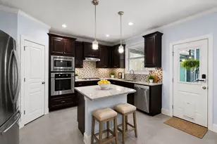 240 W 26th St, Houston, TX 77008 - Photo 8