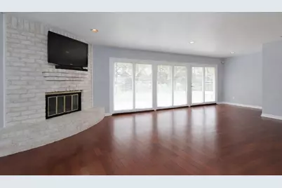 3927 Pleasant Valley Drive, Missouri City, TX 77459 - Photo 6