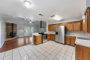 11673 Robin Ln, Conroe, TX 77303 - Photo 10