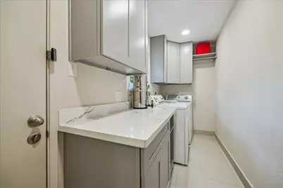 9226 Timberside Drive, Houston, TX 77025 - Photo 16