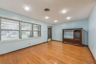 705 Dunwick Ln, Pasadena, TX 77502 - Photo 8