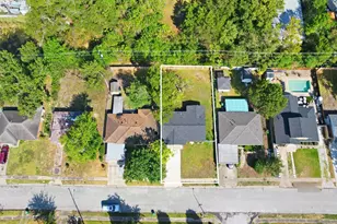 327 E Delz Dr, Houston, TX 77022 - Photo 14