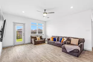 12566 Fleet River Rd, Houston, TX 77047 - Photo 8