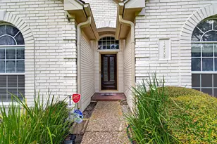 14303 Reissen Ln, Houston, TX 77069 - Photo 2