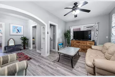 4404 Avenue N 1/2, Galveston, TX 77550 - Photo 4