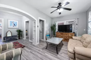 4404 Ave N 1/2, Galveston, TX 77550 - Photo 4