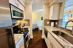 3402 Garrott St, Houston, TX 77006 - Photo 4