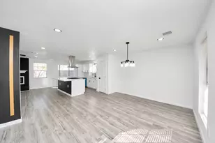 7318 Castleview Ln, Missouri City, TX 77489 - Photo 10