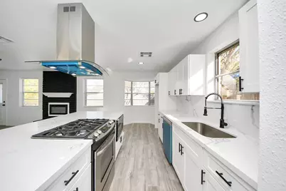 7318 Castleview Lane, Missouri City, TX 77489 - Photo 2