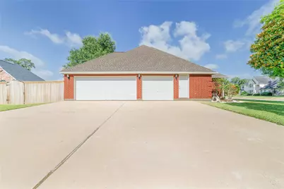 203 Canyon Oak Drive, Lake Jackson, TX 77566 - Photo 36