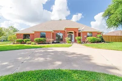 203 Canyon Oak Drive, Lake Jackson, TX 77566 - Photo 1