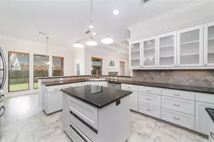 203 Canyon Oak Dr, Lake Jackson, TX 77566 - Photo 22