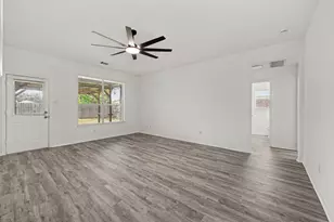 18314 Manorcliff Ln, Katy, TX 77449 - Photo 10