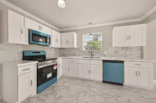 1102 Belaya Ln, Houston, TX 77090 - Photo 12