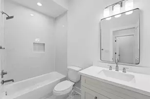 408 E 34th St, Houston, TX 77018 - Photo 16