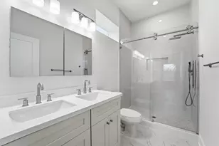 408 E 34th St, Houston, TX 77018 - Photo 14