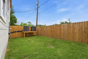 408 E 34th St, Houston, TX 77018 - Photo 32