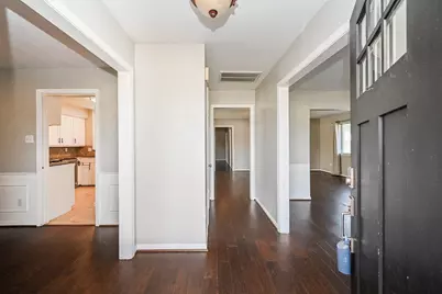 6555 Grovewood Lane, Houston, TX 77008 - Photo 2