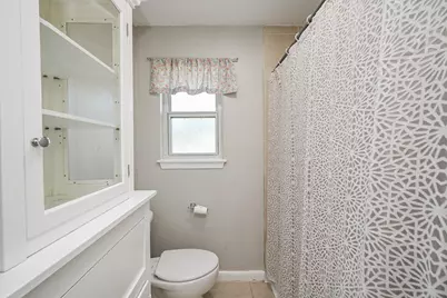 6555 Grovewood Lane, Houston, TX 77008 - Photo 16