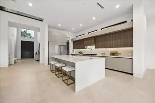 1730 Bayram Dr, Houston, TX 77055 - Photo 2