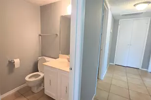 10526 Chapel Hill Dr, Houston, TX 77099 - Photo 8