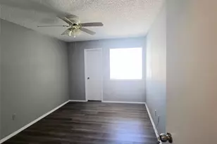 10526 Chapel Hill Dr, Houston, TX 77099 - Photo 18