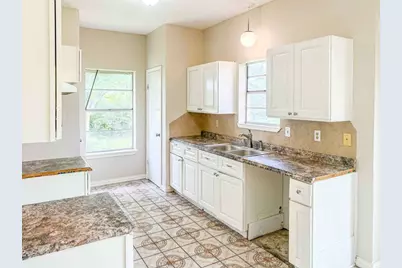 4513 S Meadows Street, Alvin, TX 77511 - Photo 6