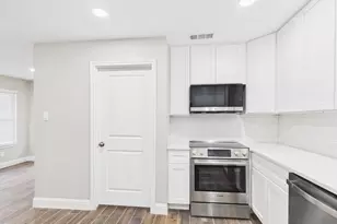 7903 Secretariat Ln, Houston, TX 77071 - Photo 4