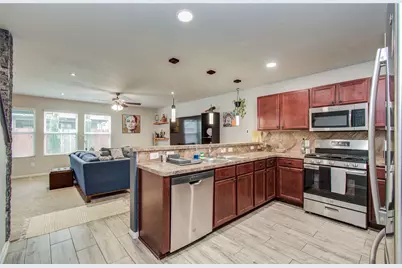 15614 S Early Dusk Circle, Houston, TX 77044 - Photo 10