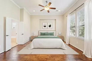 2421 Beall St, Houston, TX 77008 - Photo 2
