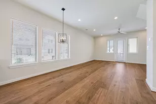 6317 Brighton Oaks Ln, Houston, TX 77008 - Photo 8