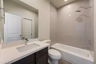 6317 Brighton Oaks Ln, Houston, TX 77008 - Photo 16