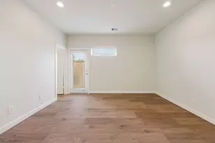 6317 Brighton Oaks Ln, Houston, TX 77008 - Photo 2