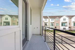 6317 Brighton Oaks Ln, Houston, TX 77008 - Photo 4