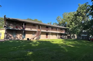 1842 Thompson St, La Marque, TX 77568 - Photo 2