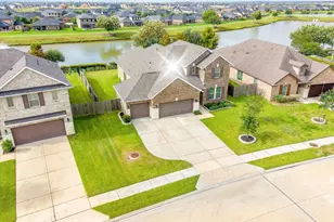 9034 Japonica Dr, Rosenberg, TX 77469 - Photo 2