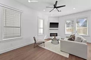 6128 Endeavor Hts Rd, Houston, TX 77091 - Photo 8