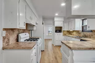 418 Oakhill Dr, Conroe, TX 77304 - Photo 12