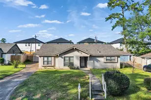 418 Oakhill Dr, Conroe, TX 77304 - Photo 1