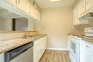 1556 Silverpines Rd, Houston, TX 77062 - Photo 6