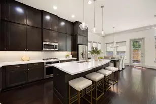 6703 Saxton Manor St, Houston, TX 77055 - Photo 12