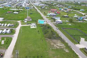 1020 Crystal Ln, Crystal Beach, TX 77650 - Photo 1