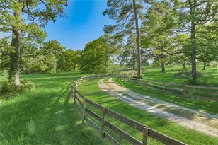 23004-2 Landrum Village Dr, Montgomery, TX 77316 - Photo 4