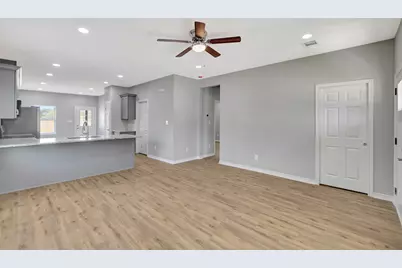 210 Kyle St Street, Madisonville, TX 77864 - Photo 4