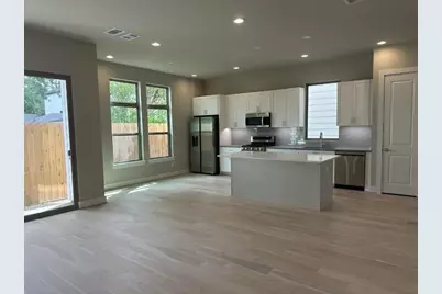 540 Janisch Road #E, Houston, TX 77018 - Photo 2